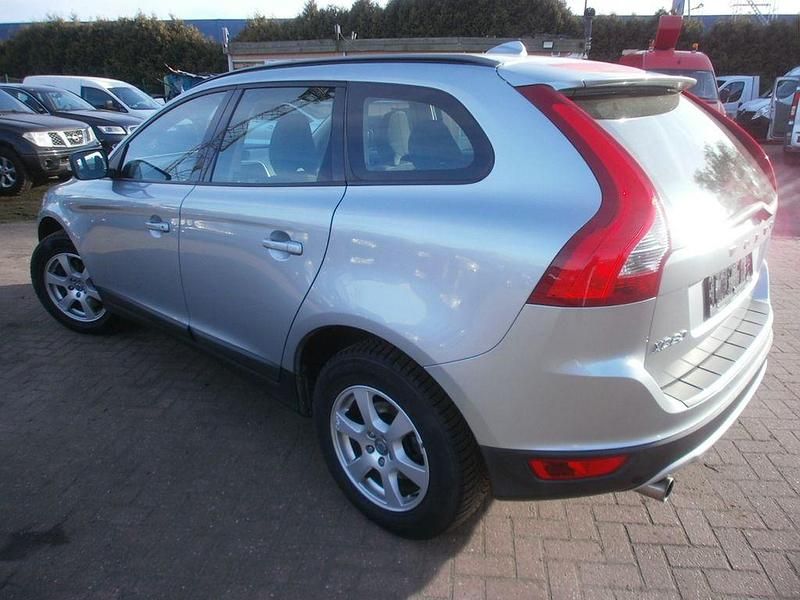 Gebraucht Volvo XC90 Kinetic 175 PS (128 kW) 2009 Silber SUV