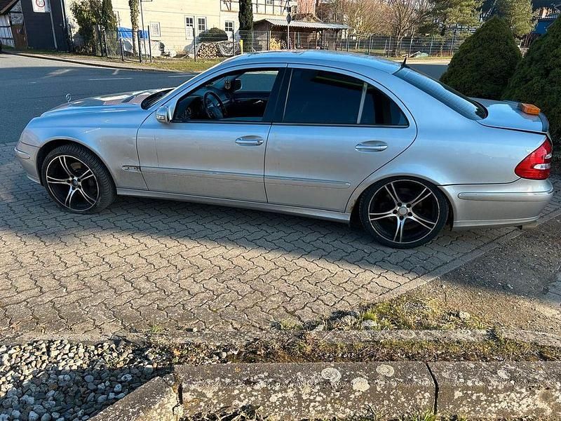 Gebraucht Mercedes E500 306 PS (225 kW) 2002 Grau Limousine
