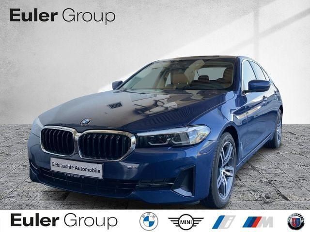 Blau Gebraucht 2022 BMW 520 Sport Line Limousine | 35.877 € (Guter Preis) - Bild 1/4