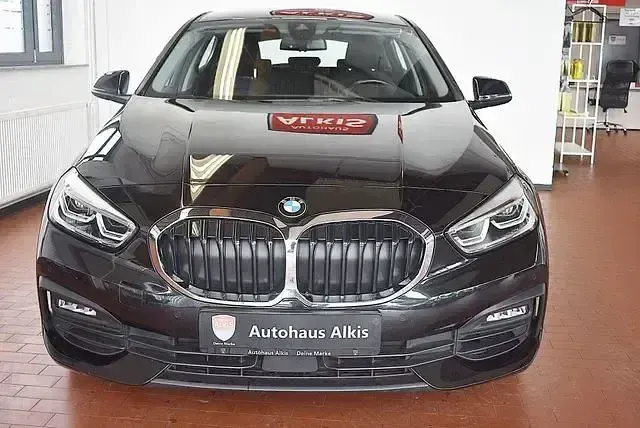 Gebraucht BMW 116 Advantage 109 PS (80 kW) 2021 Saphirschwarz metallic (metallic) Kleinwagen