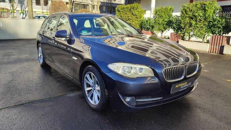 Blau Gebraucht 2011 BMW 520 Kombi | 7.990 € (Guter Preis) - Bild 1/4