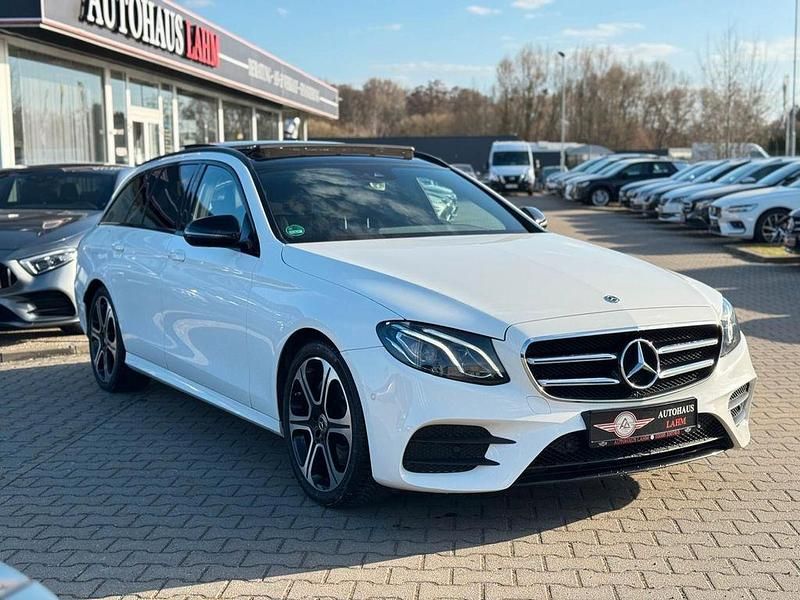 Gebraucht Mercedes E350 AMG 258 PS (189 kW) 2017 Weiß Limousine