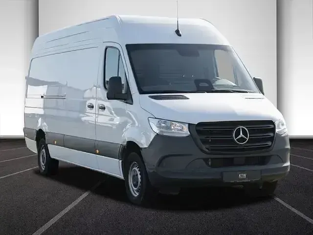 Gebraucht Mercedes Sprinter 170 PS (125 kW) 2025 Arktikweiss Van