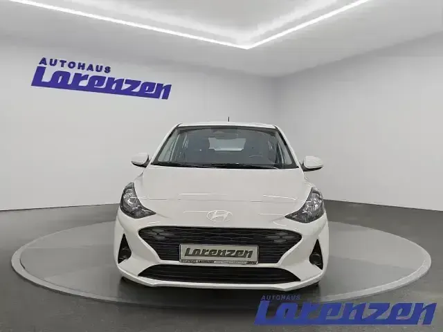 Gebraucht Hyundai i10 Select 96 PS (70 kW) 2024 Weiß Kleinwagen