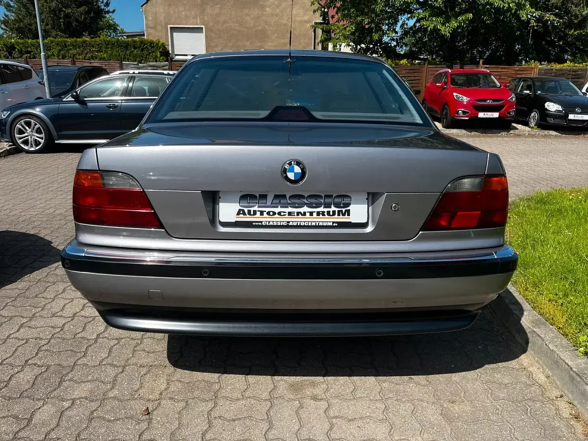 Gebraucht BMW 730 218 PS (160 kW) 1995 Violet Limousine