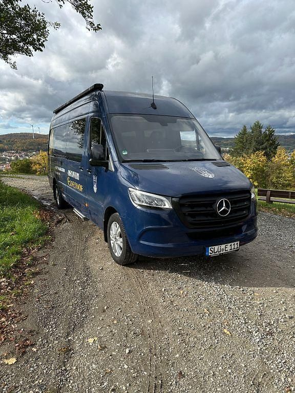 Schwarz Gebraucht 2021 Mercedes Sprinter Van | 49.990 € (Etwas zu teuer) - Bild 1/4