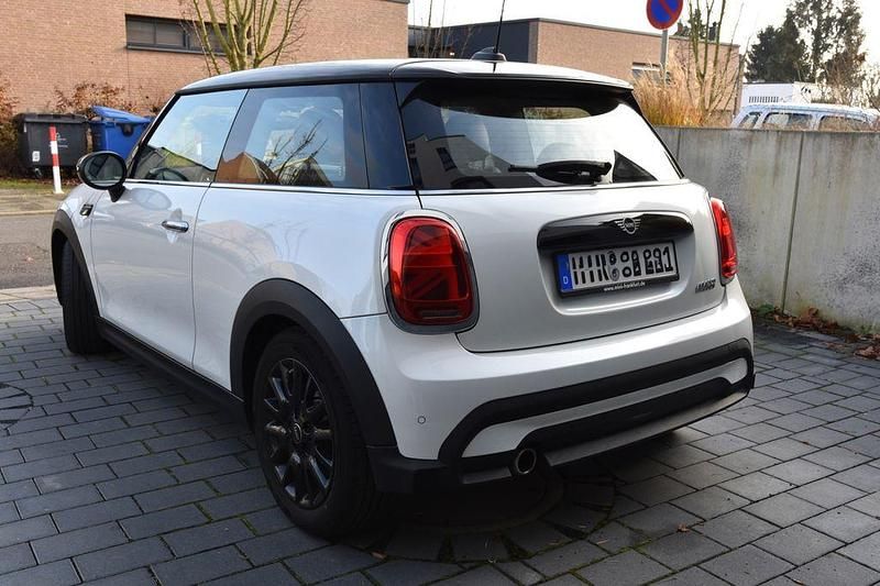 Gebraucht Mini Cooper Classic 136 PS (100 kW) 2022 Weiß Kleinwagen