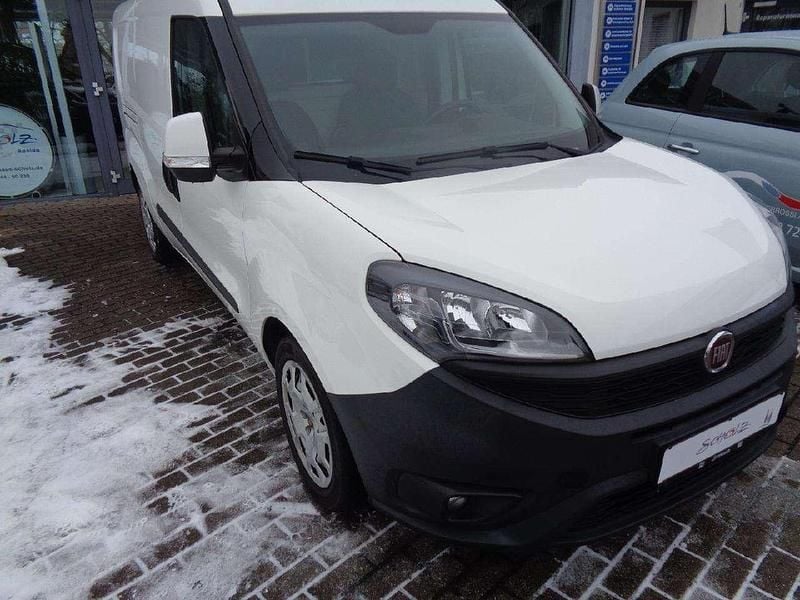 Gebraucht Fiat Doblò 101 PS (74 kW) 2018 Colore esterno (weiß) Van / Kleinbus