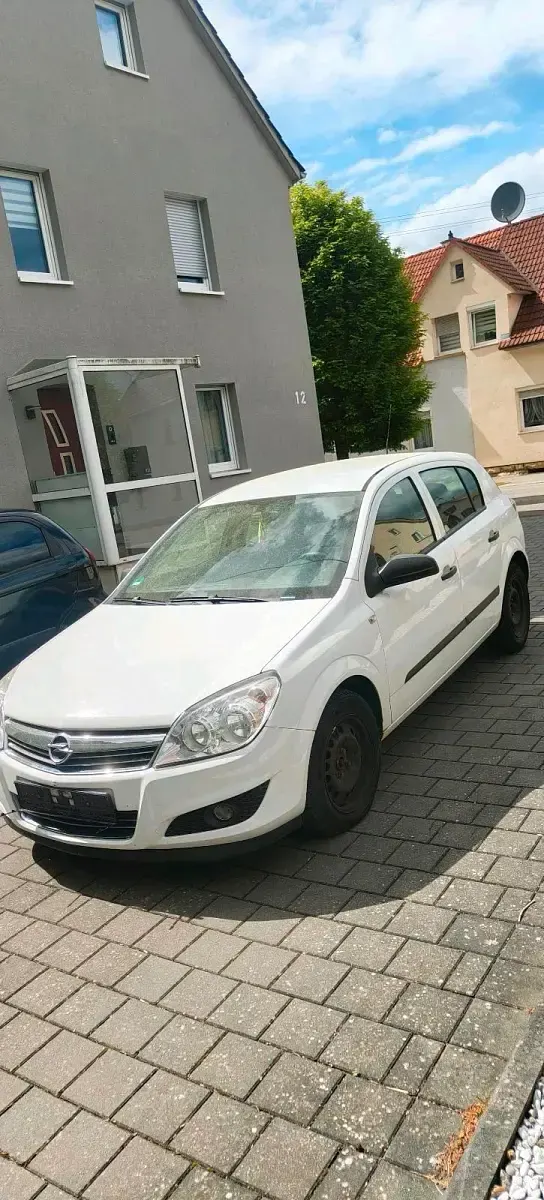 Gebraucht Opel Astra 90 PS (66 kW) 2009 Weiß Kleinwagen