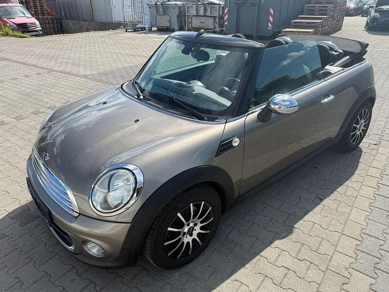 Silber Gebraucht 2013 Mini One Cabriolet Cabrio | 5.499 € (Fairer Preis) - Bild 1/4