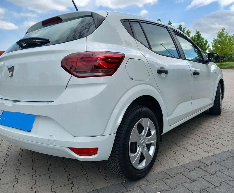 Gebraucht Dacia Sandero Comfort 67 PS (49 kW) 2022 Weiß Limousine