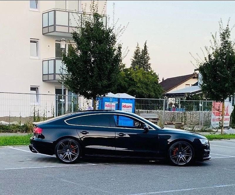 Schwarz Gebraucht 2012 Audi A5 Sportback Ambiente Limousine | 11.999 € (Guter Preis) - Bild 1/4