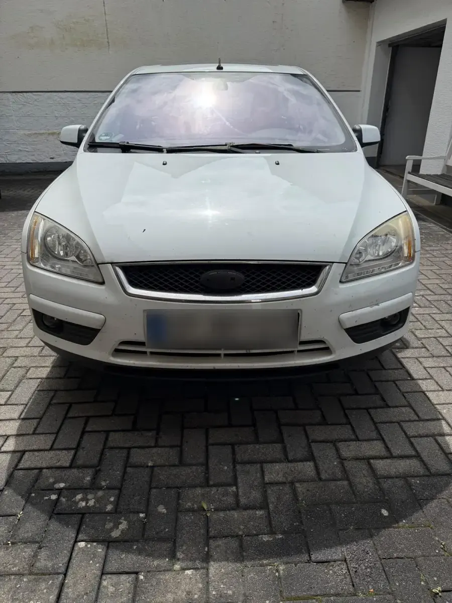 Gebraucht Ford Focus 100 PS (73 kW) 2007 Weiß Kombi