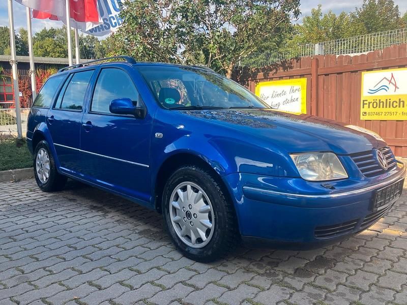 Blau Gebraucht 2002 VW Bora Limousine | 1.650 € - Bild 1/4