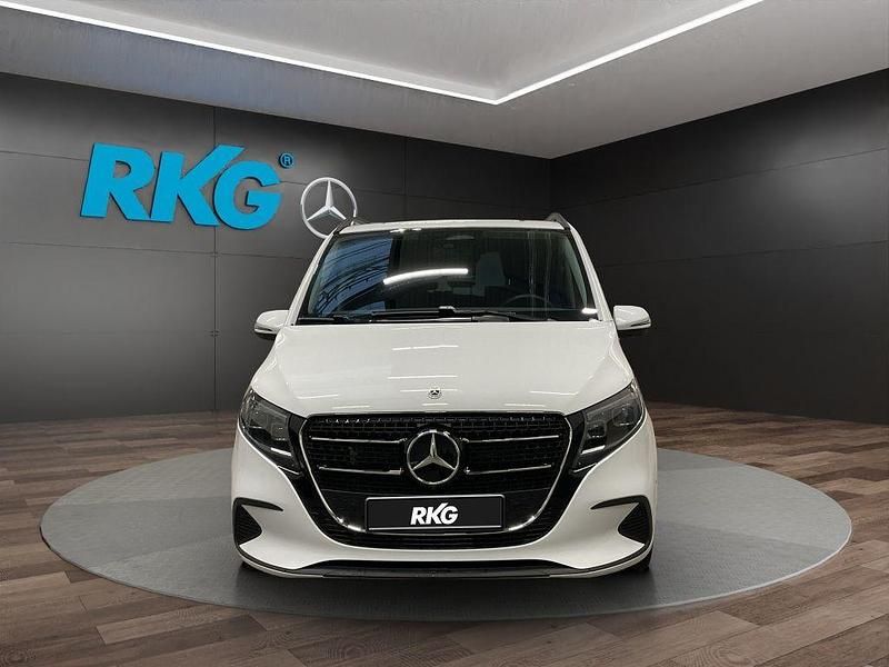 Gebraucht Mercedes V220 Style 163 PS (119 kW) 2025 Weiß Van / Kleinbus