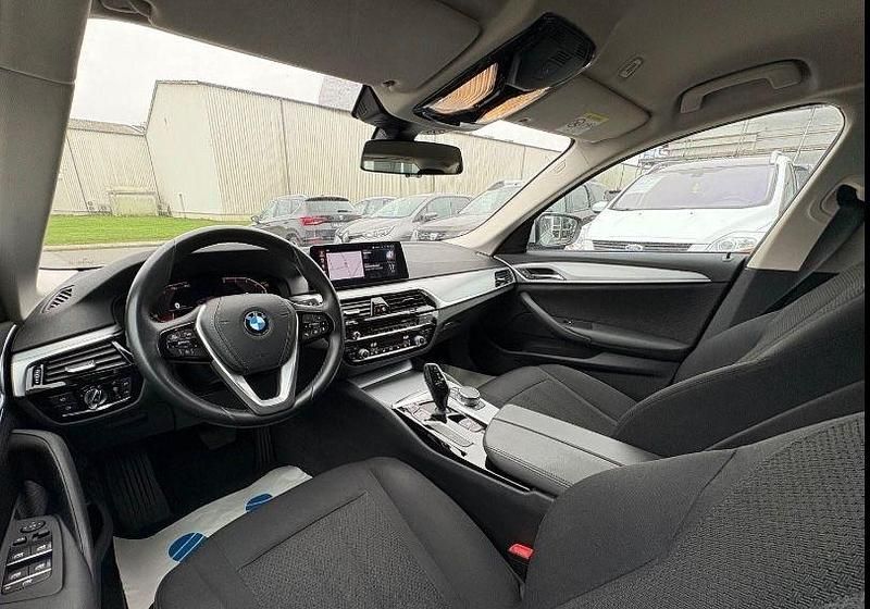 Gebraucht BMW 520 190 PS (139 kW) 2019 Silber Kombi