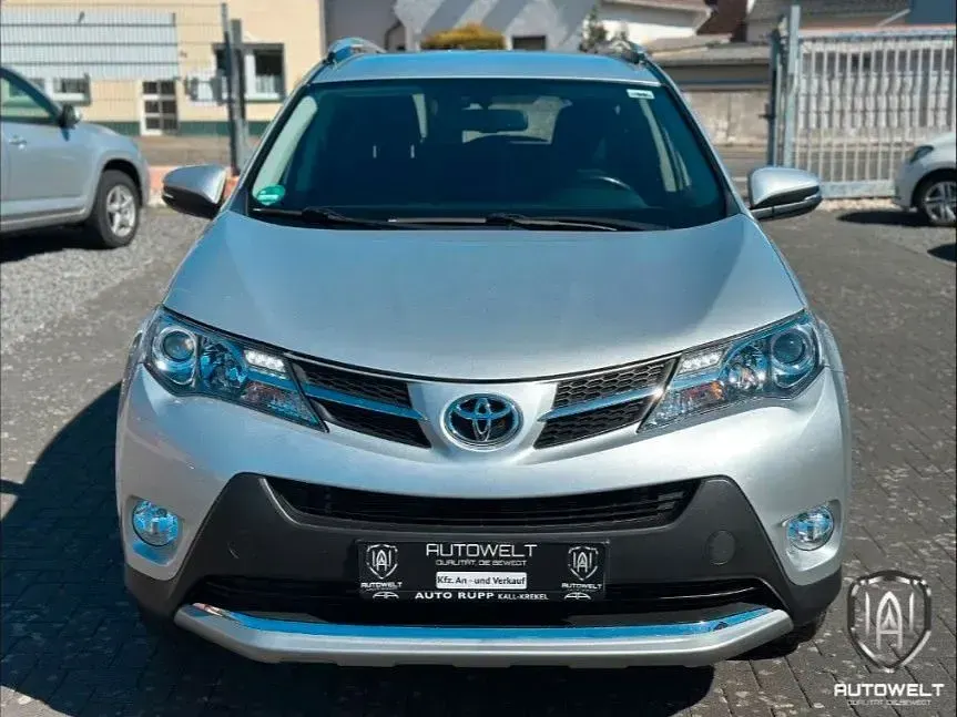 Gebraucht Toyota RAV4 Edition-S 150 PS (110 kW) 2016 Silber SUV