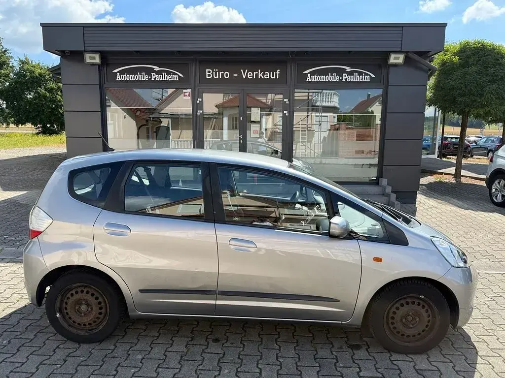 Gebraucht Honda Jazz Trend 90 PS (66 kW) 2011 Silber Kleinwagen