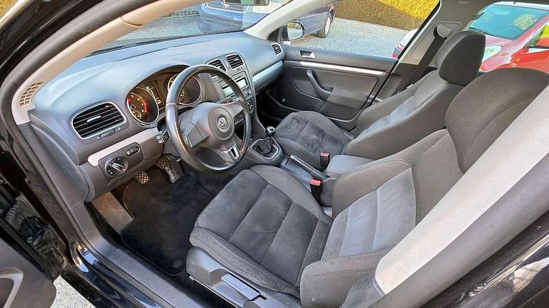 Gebraucht VW Golf VII Highline 122 PS (89 kW) 2013 Schwarz Kombi