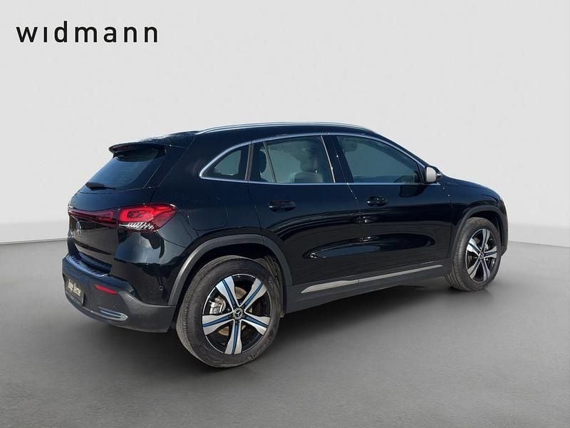 Gebraucht Mercedes EQA250 Electric Art 139 kW (190 PS) 2021 Metalliclack kosmosschwarz SUV