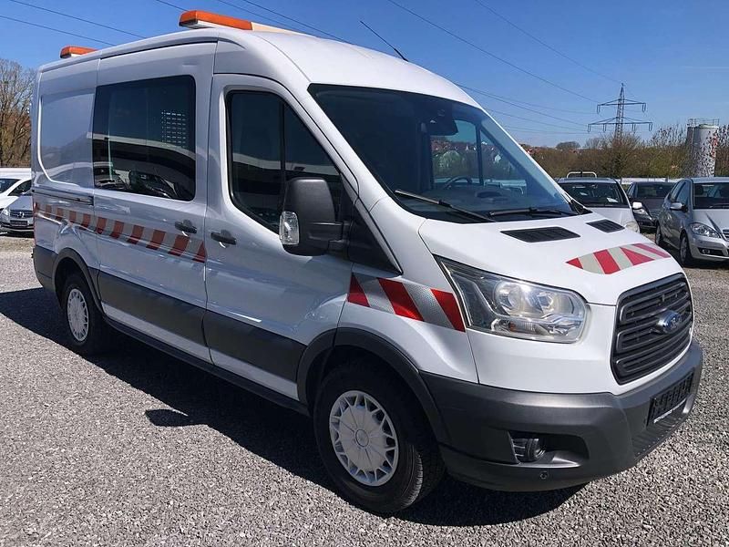 Gebraucht Ford Transit Trend 155 PS (114 kW) 2015 Frostweiß Van / Kleinbus