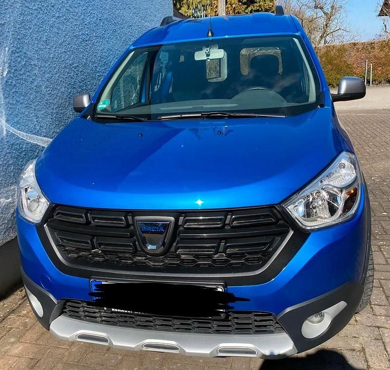 Gebraucht Dacia Dokker Stepway 131 PS (96 kW) 2019 Blau Van / Kleinbus