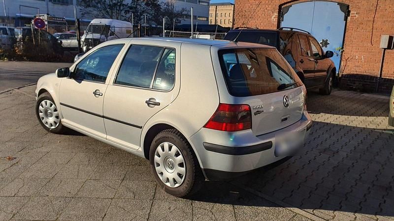Gebraucht VW Golf IV 105 PS (77 kW) 2000 Silber Kleinwagen