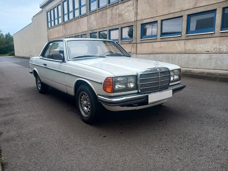 Gebraucht Mercedes 280 185 PS (136 kW) 1979 Weiß Coupé