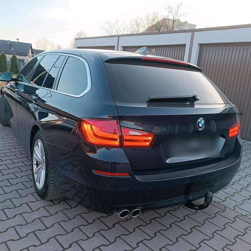 Gebraucht BMW 530 258 PS (189 kW) 2013 Blau Kombi