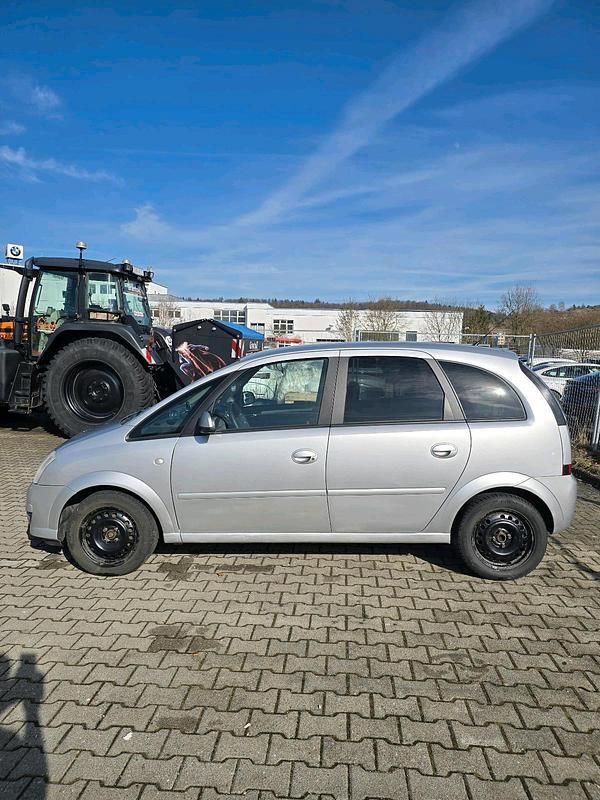 Gebraucht Opel Meriva 105 PS (77 kW) 2007 Silber Van / Kleinbus