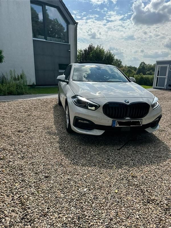 Weiß Gebraucht 2020 BMW 116 Advantage Kleinwagen | 19.500 € (Fairer Preis) - Bild 1/4