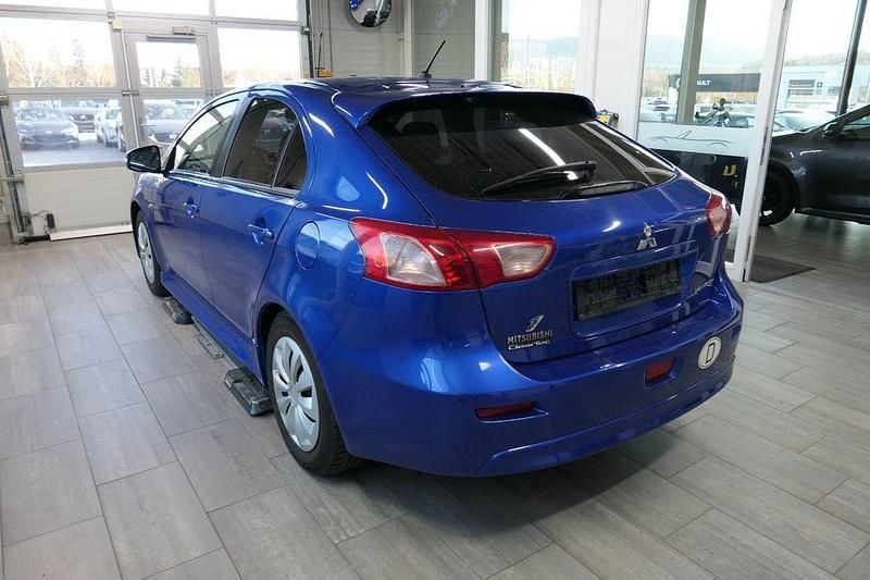 Gebraucht Mitsubishi Lancer Sportback Plus 117 PS (86 kW) 2016 Blau Limousine
