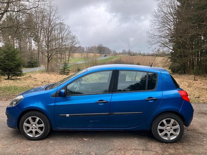 Gebraucht Renault Clio II 75 PS (55 kW) 2006 Blau Kleinwagen