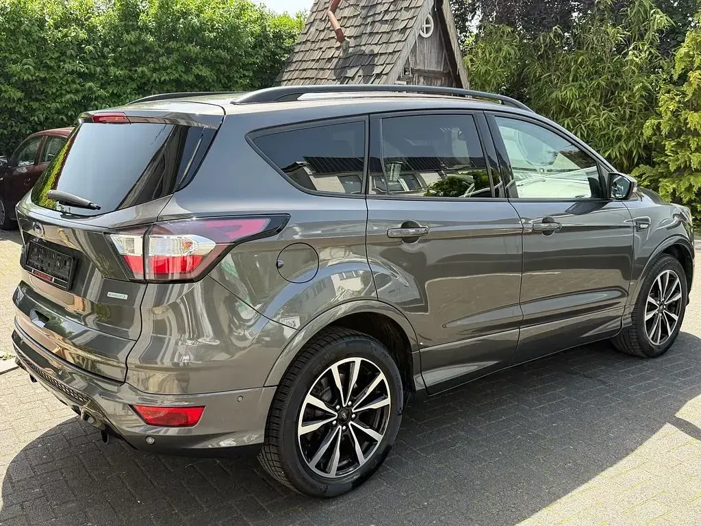 Gebraucht Ford Kuga ST-Line 150 PS (110 kW) 2018 Grau SUV