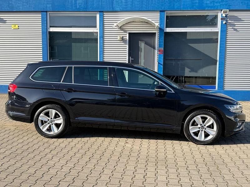 Gebraucht VW Passat Business 200 PS (147 kW) 2023 Grau Kombi