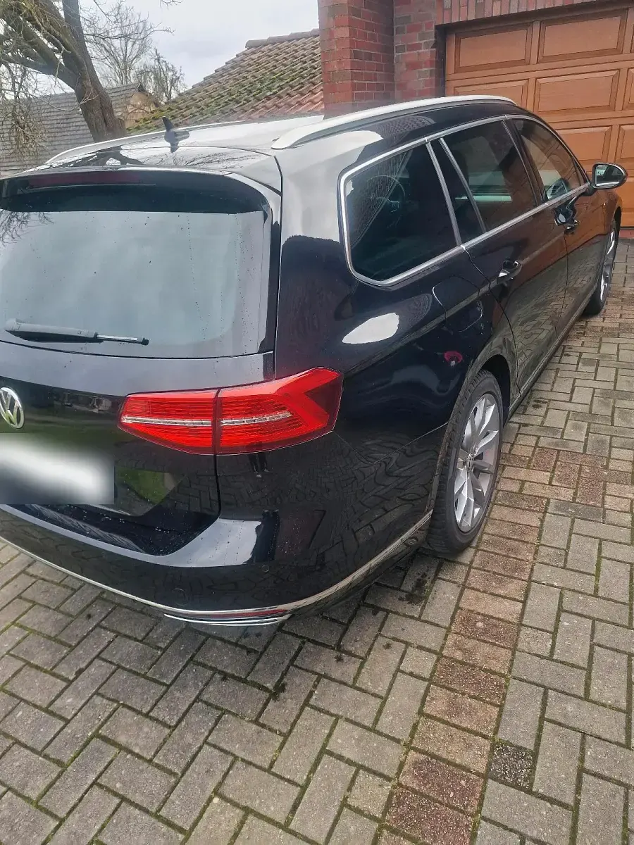 Gebraucht VW Passat R-line 150 PS (110 kW) 2019 Schwarz Kombi