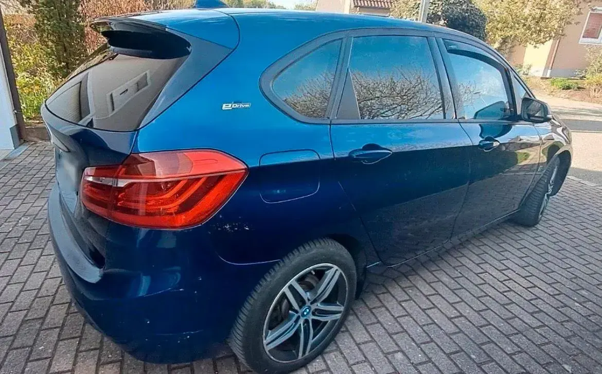 Gebraucht BMW 225 Active Tourer Sport Line 224 PS (164 kW) 2016 Blau Van / Kleinbus