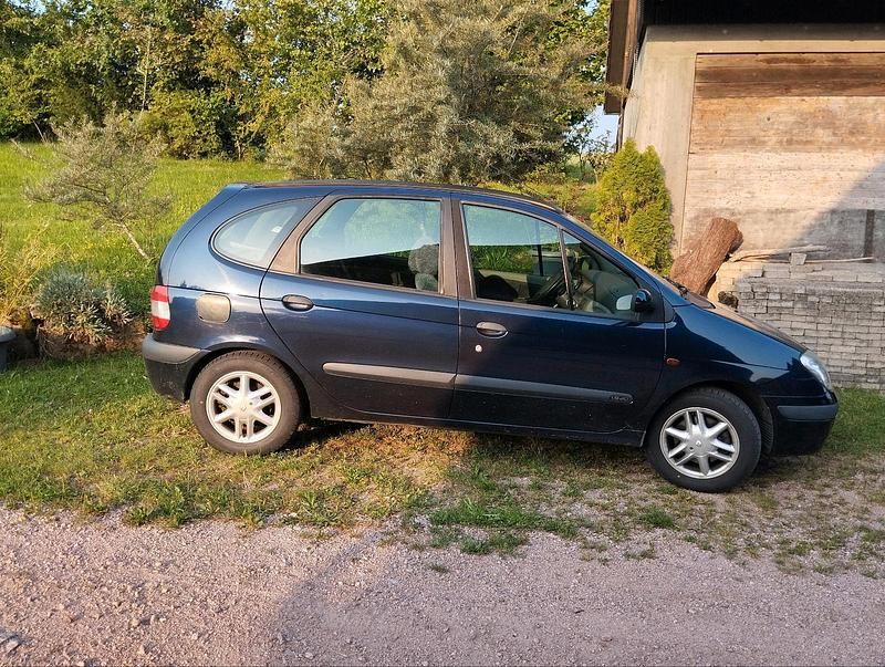 Blau Gebraucht 2001 Renault Scénic Van / Kleinbus | 1.800 € - Bild 1/4