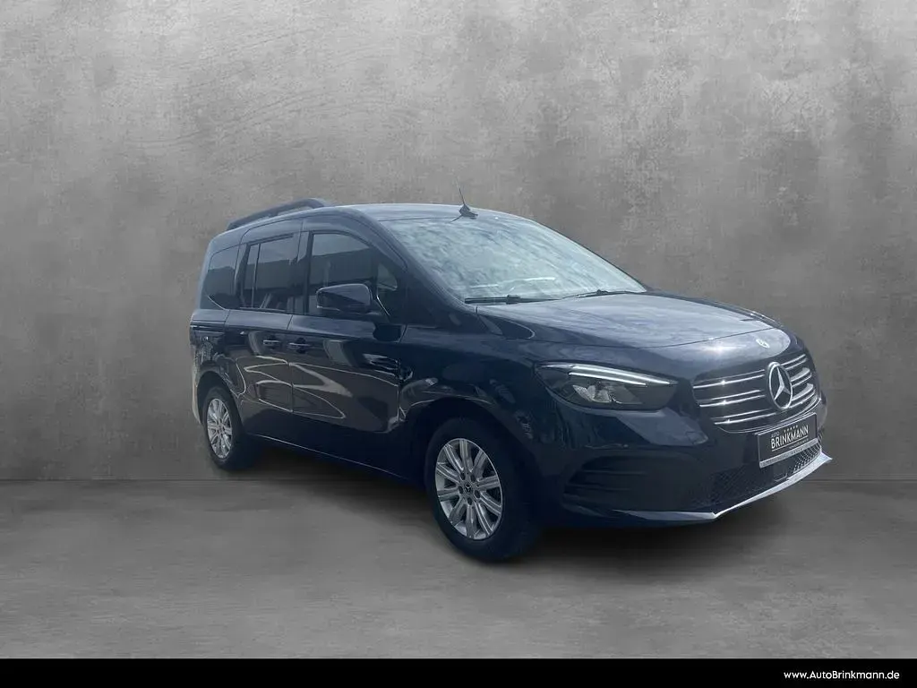 Gebraucht Mercedes T180 Progressive 131 PS (96 kW) 2025 Blau Van / Kleinbus