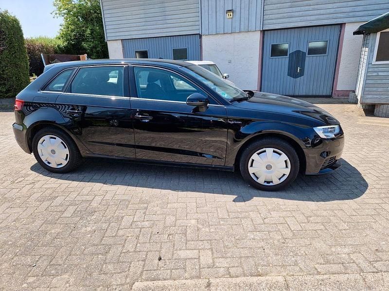 Gebraucht Audi A3 Design 110 PS (80 kW) 2018 Schwarz Limousine