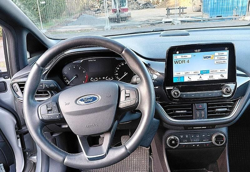 Gebraucht Ford Fiesta Active 101 PS (74 kW) 2019 Silber Kleinwagen