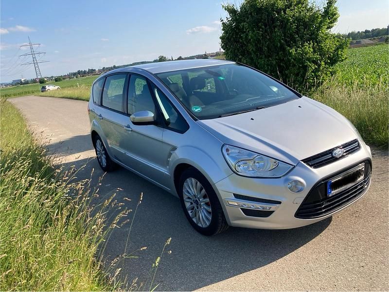 Second-hand Ford S-MAX S 140 CP (102 kW) 2014 Andere farben Monovolum