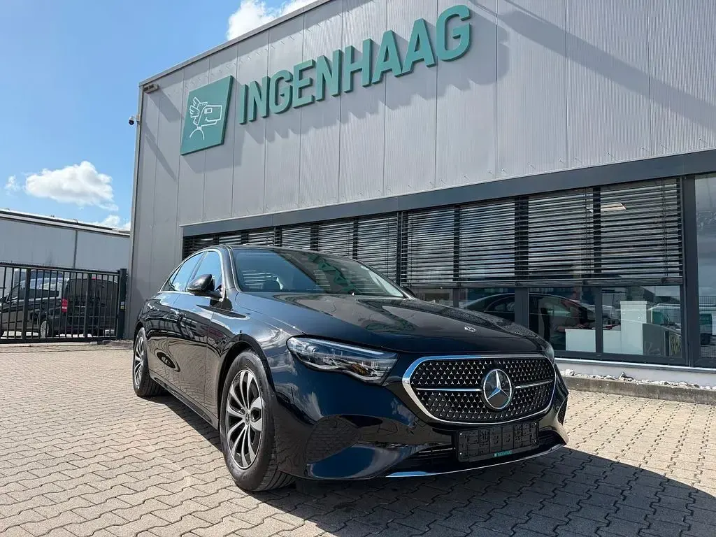 Gebraucht Mercedes E200 Advanced Plus 227 PS (166 kW) 2025 Schwarz Limousine