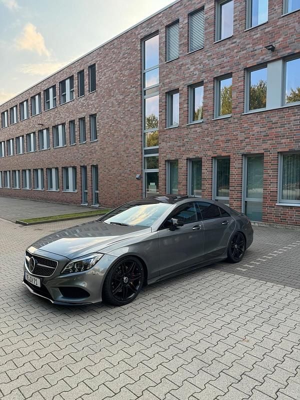 Grau Gebraucht 2017 Mercedes CLS350 Sport Coupé | 33.000 € (Teuer) - Bild 1/4