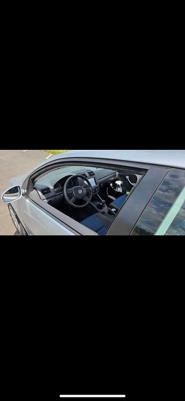 Gebraucht 2004 VW Golf V Kleinwagen | 600 € - Bild 1/4