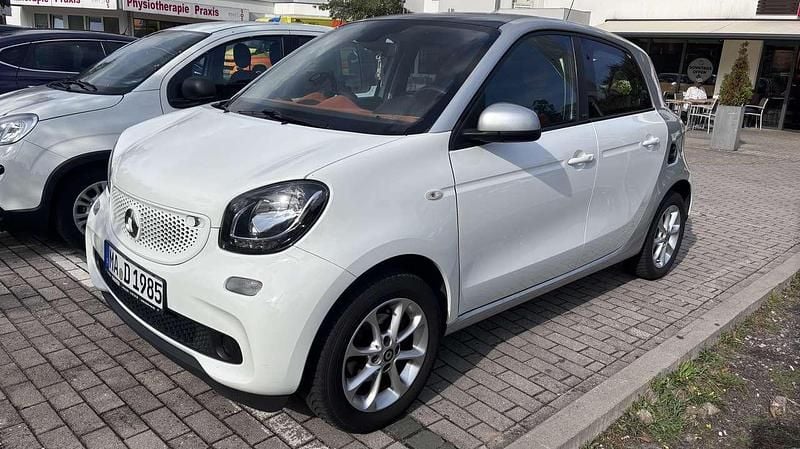 Weiß Gebraucht 2015 Smart ForFour Limousine | 7.000 € (Fairer Preis) - Bild 1/4