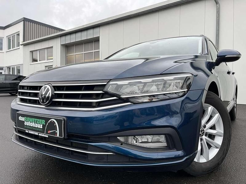 Blau Gebraucht 2022 VW Passat Business Kombi | 22.860 € (Guter Preis) - Bild 1/4