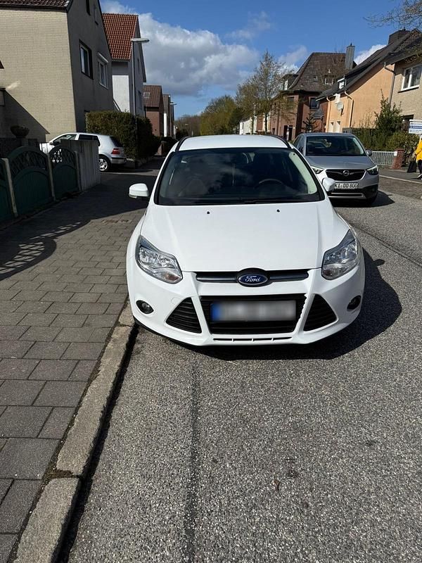 Usata Ford Focus 115 CV (84 kW) 2013 Bianco Station wagon