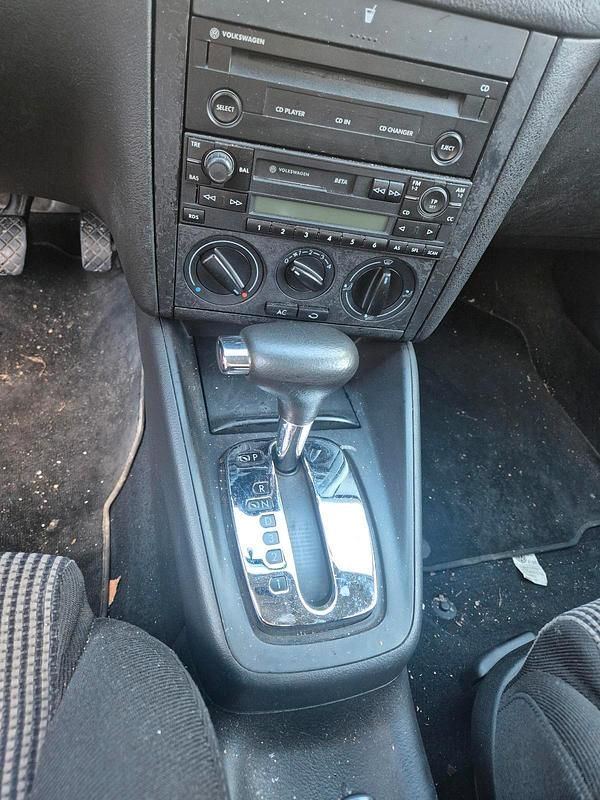 Gebraucht VW Golf 100 PS (73 kW) 1998 Rot Coupé