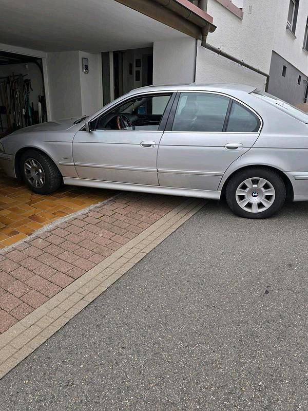 Gebraucht BMW 520 180 PS (132 kW) 2003 Silber Limousine
